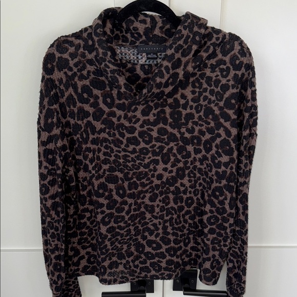 Sanctuary Leopard Print Scooped Sweater - Picture 2 of 9
